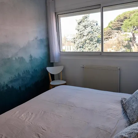 Two Bedrooms Modern Close To Tram شقة *